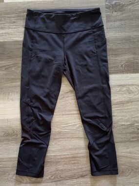 Women’s lululemon athletica Black Cropped Leggings